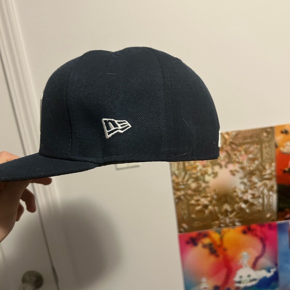 Various Fitted Hats - Picture 12 of 16